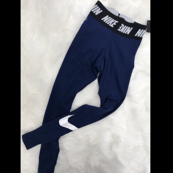 Nike Pants - 🌸 Nike swoosh Leggings 🌸